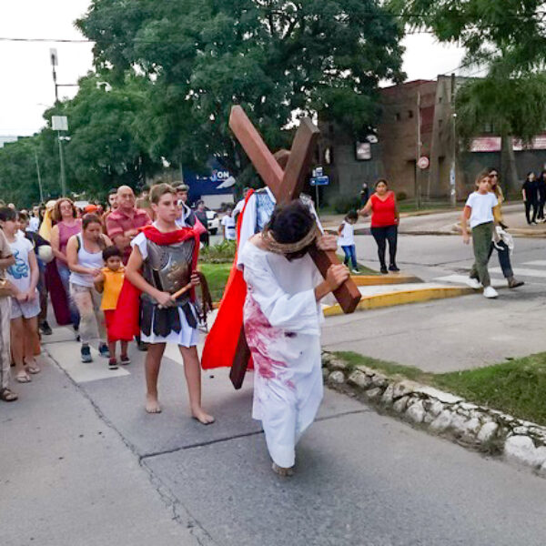 2023 04 Viacrucis (36)