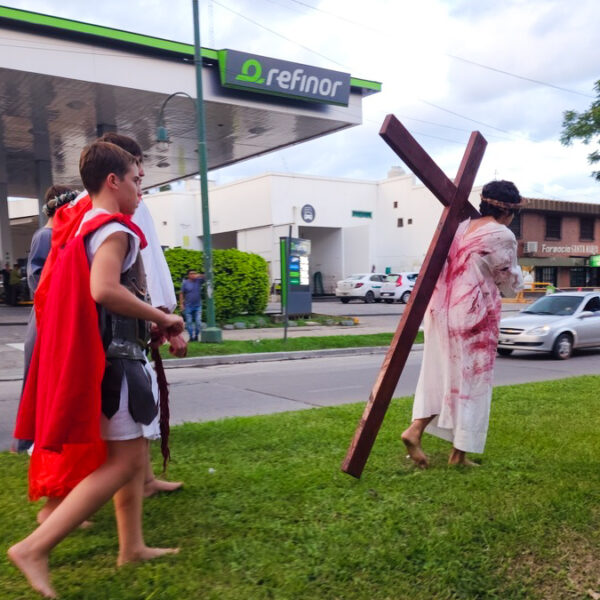 2023 04 Viacrucis (37)