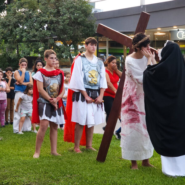 2023 04 Viacrucis (45)