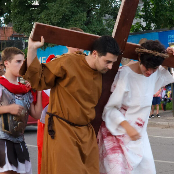 2023 04 Viacrucis (48)