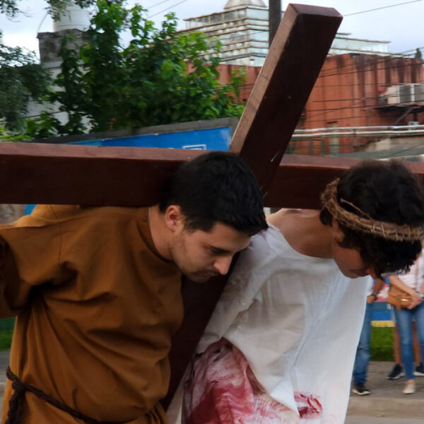 2023 04 Viacrucis (50)