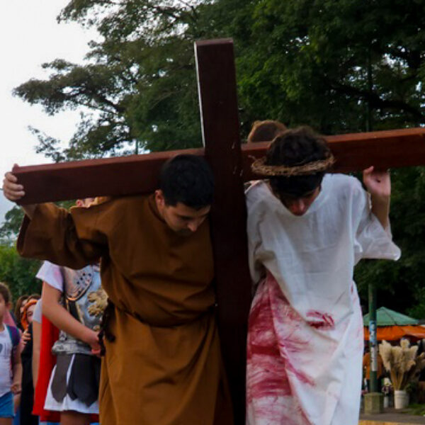 2023 04 Viacrucis (51)