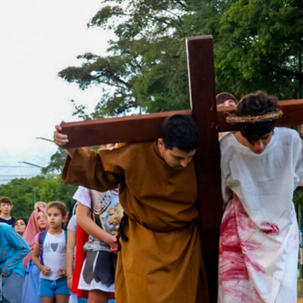 2023 04 Viacrucis (53)