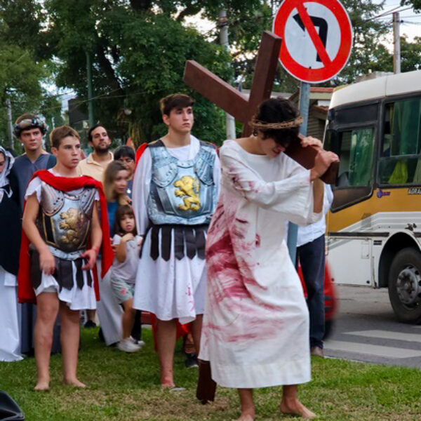 2023 04 Viacrucis (55)