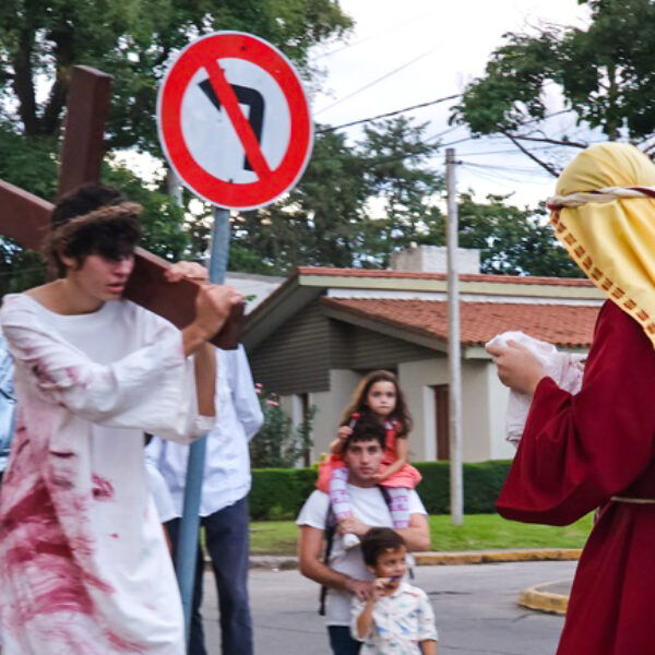 2023 04 Viacrucis (56)