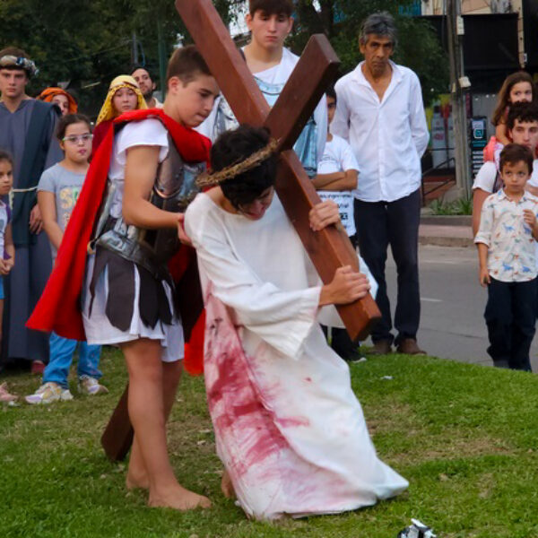 2023 04 Viacrucis (59)