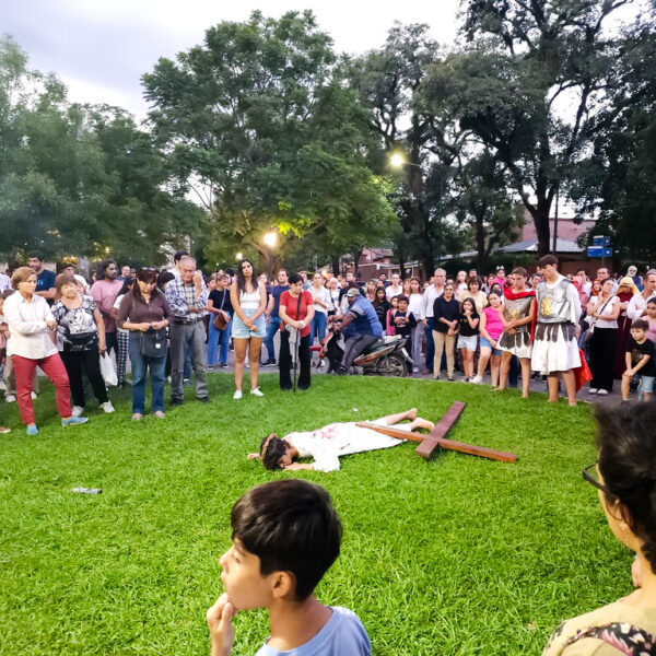 2023 04 Viacrucis (68)