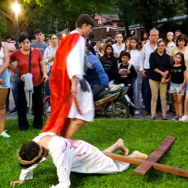 2023 04 Viacrucis (69)