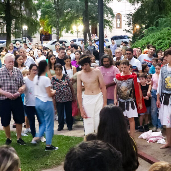 2023 04 Viacrucis (76)