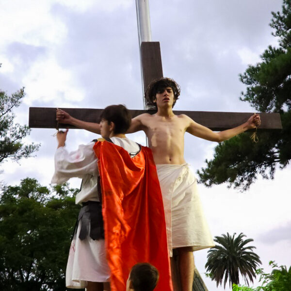 2023 04 Viacrucis (82)