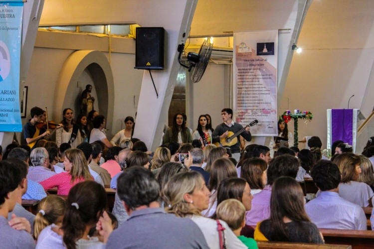 Foto de Consagración a la Virgen